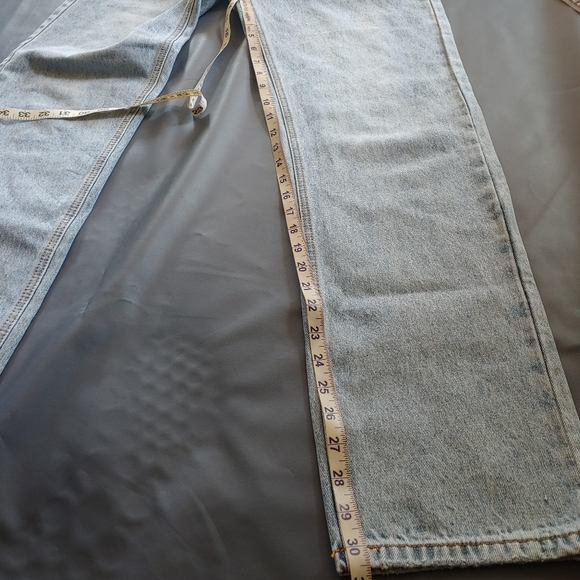 HOLLY ASYMMETRIC STRAIGHT LEG JEAN LIGHT WASH DENIM - Picture 4 of 8